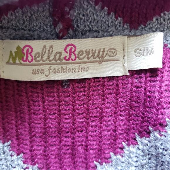 Red and Gray Chevron Open Knit Cardigan - Picture 10 of 11